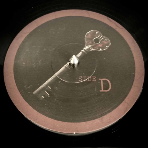 Label side D