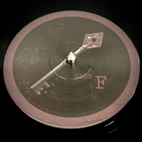 Label side F