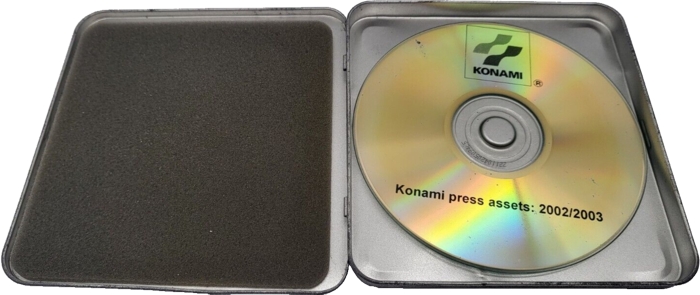 Disc and padding inside case Disc and padding inside case